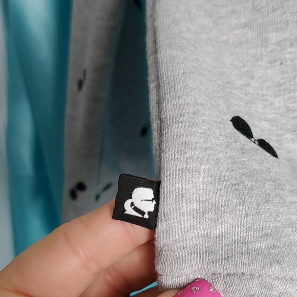 ☆SALE☆ Authentic Karl Lagerfeld Sweater - Picture 3 of 6